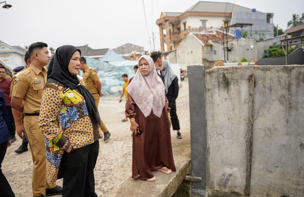 Wali Kota Tinjau Aliran Sungai Dan Gorong-Gorong Di Perumahan Pujangga Alam