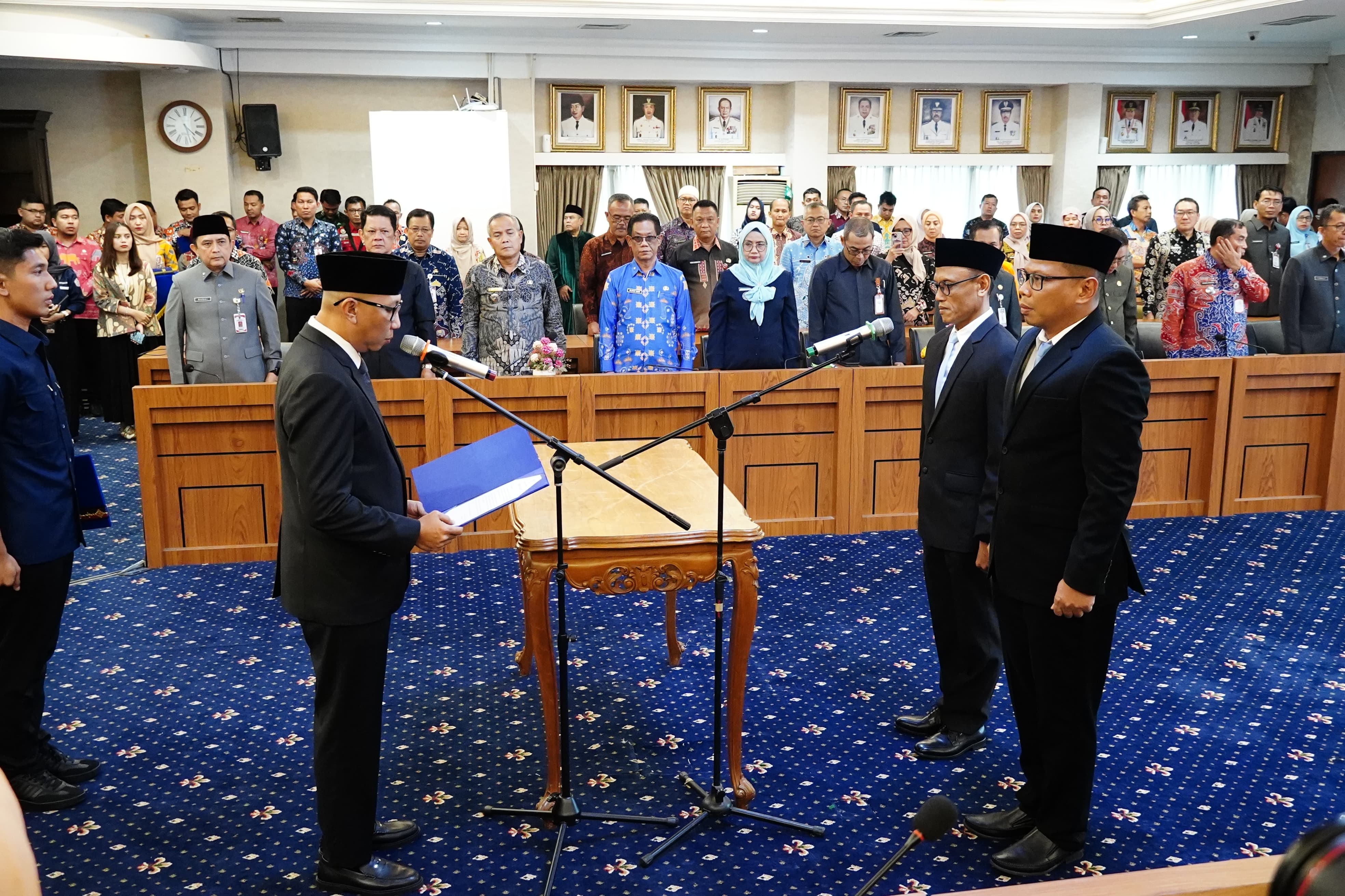 Lantik Kepala Bappeda Dan Kepala BKD,  Gubernur Mirza Minta Pelayanan Di Tingkatkan