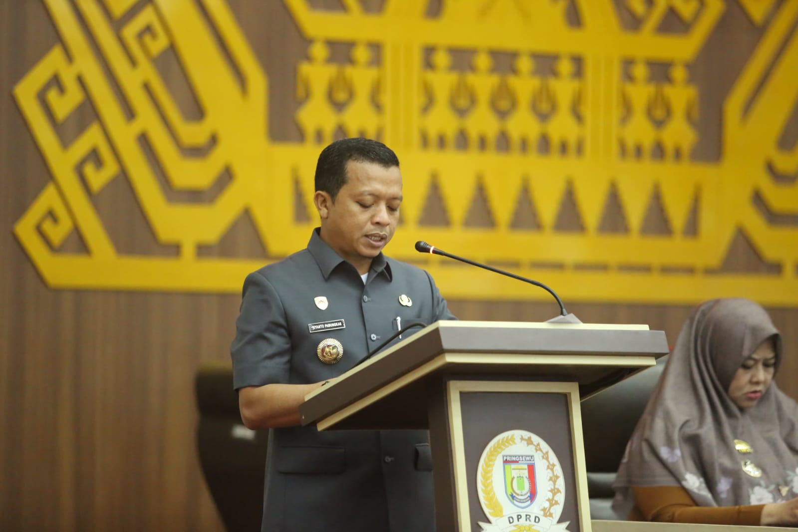 Pemkab Pringsewu Sampaikan Jawaban Atas Pandangan Umum Fraksi DPRD Terkait Perubahan SOTK