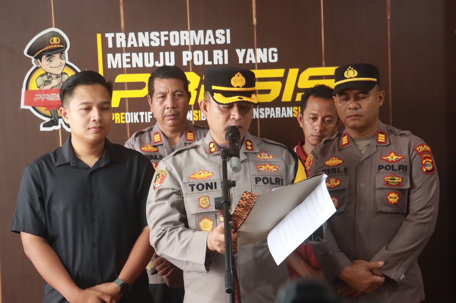 Pria Bacok Dua Warga Di Dalam Toko Ditangkap, Motif Terungkap