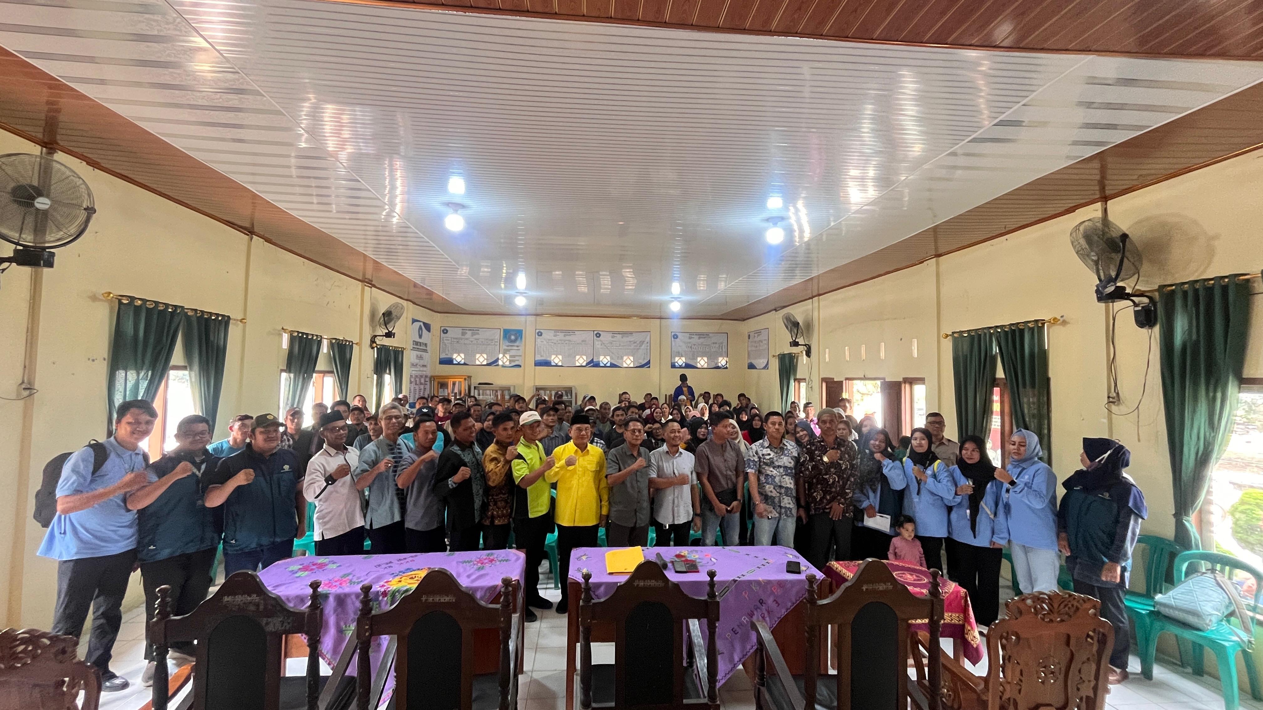 Hanan A. Rozak Salurkan 2.000 Program Bedah Rumah Di Tulang Bawang