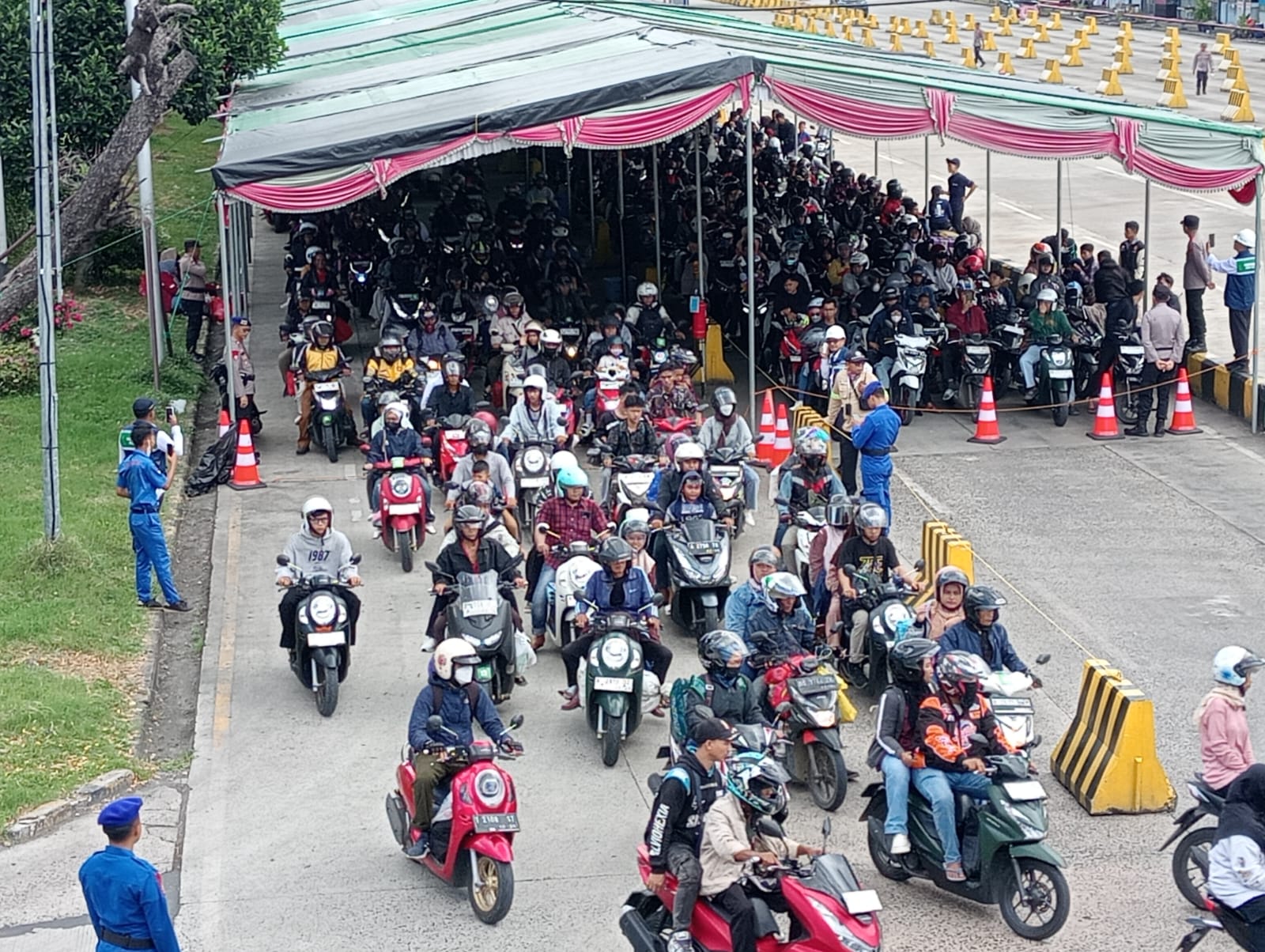 H+3 Lebaran: 119.604 Orang Dan 32.273 Kendaraan Tinggalkan Sumatera Menuju Jawa