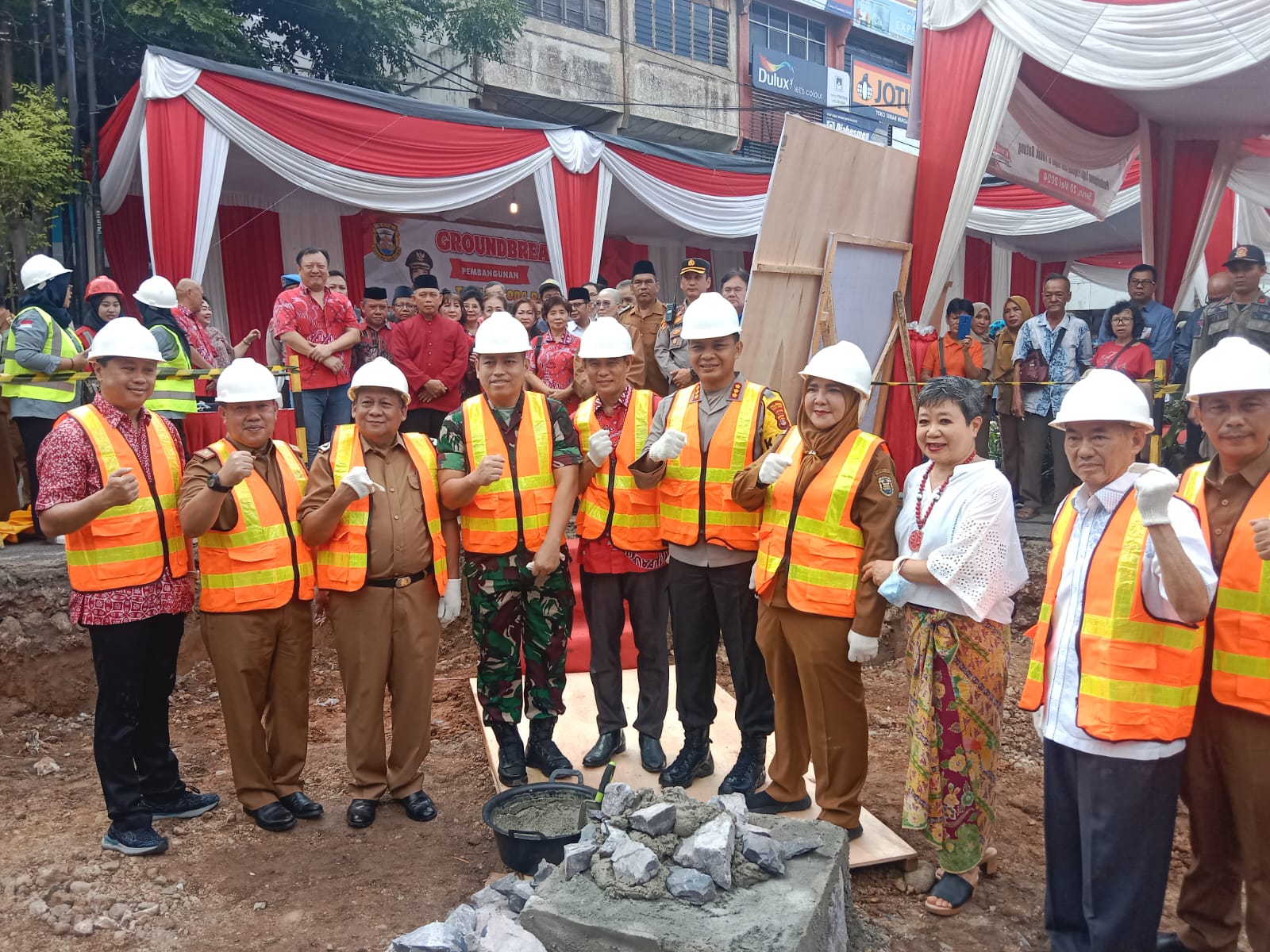 Walikota Bandarlampung Eva Dwiana GroundBreaking Pembangunan Tugu Pagoda Dan Gapura Teluk Betung