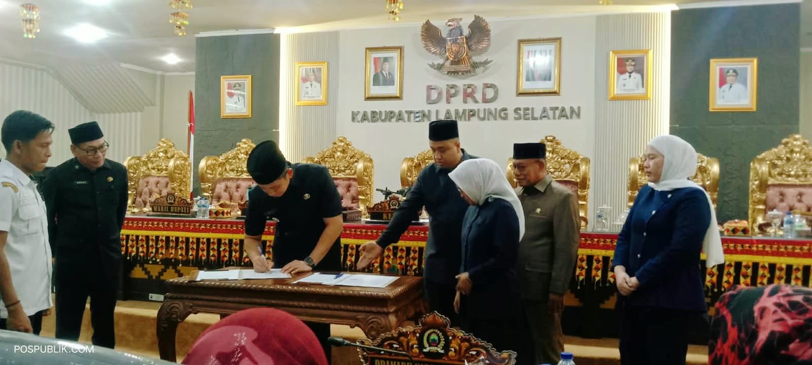 Fungsi Legislasi Disorot, DPRD Lamsel Gelar Dua Paripurna Sekaligus