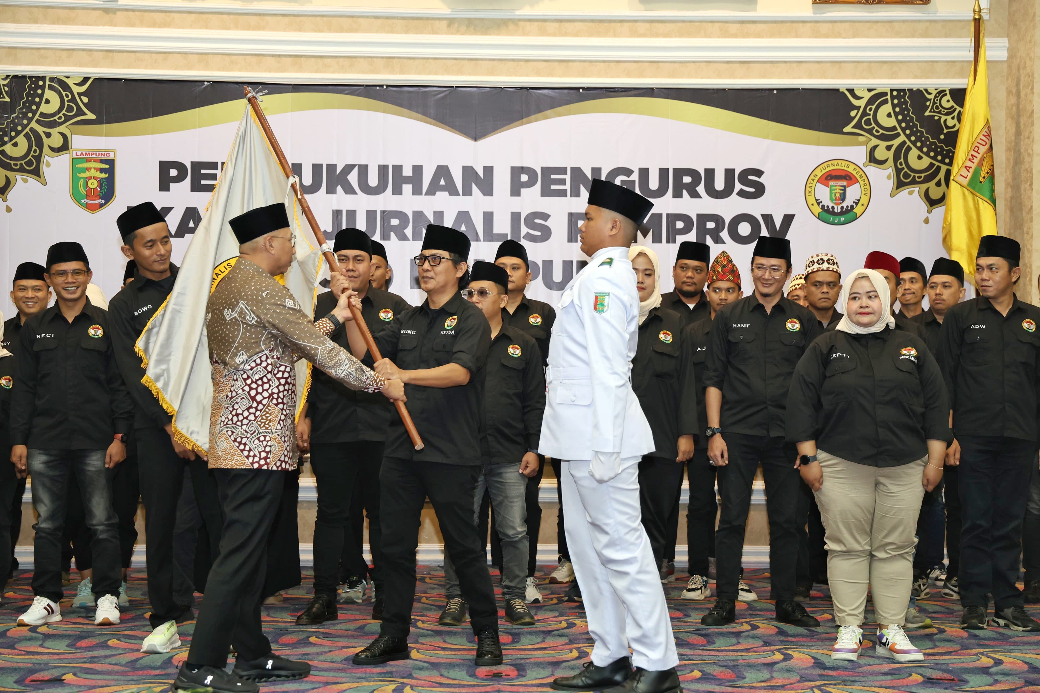 IJP Lampung Dikukuhkan, Gubernur Dorong Sinergi Jurnalis Dan Pemerintah