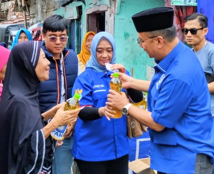 Ramadhan, DPD PAN Bandar Lampung Gelar Jumat Berkah, Tebus Minyak Goreng Murah Di Tiga Titik