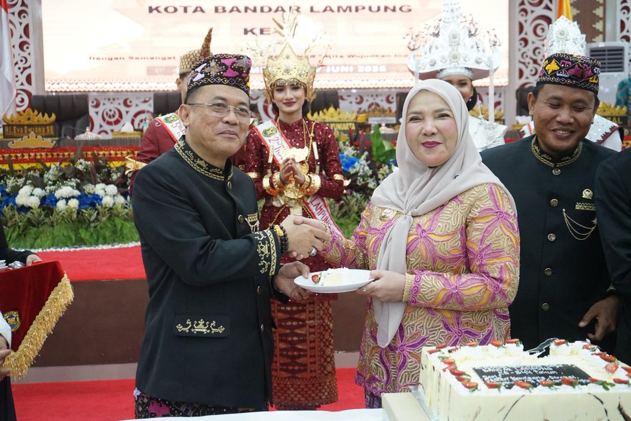 Hadiri Paripurna HUT Ke-344 Kota Bandar Lampung Gubenur Apresiasi Kinerja Pemkot