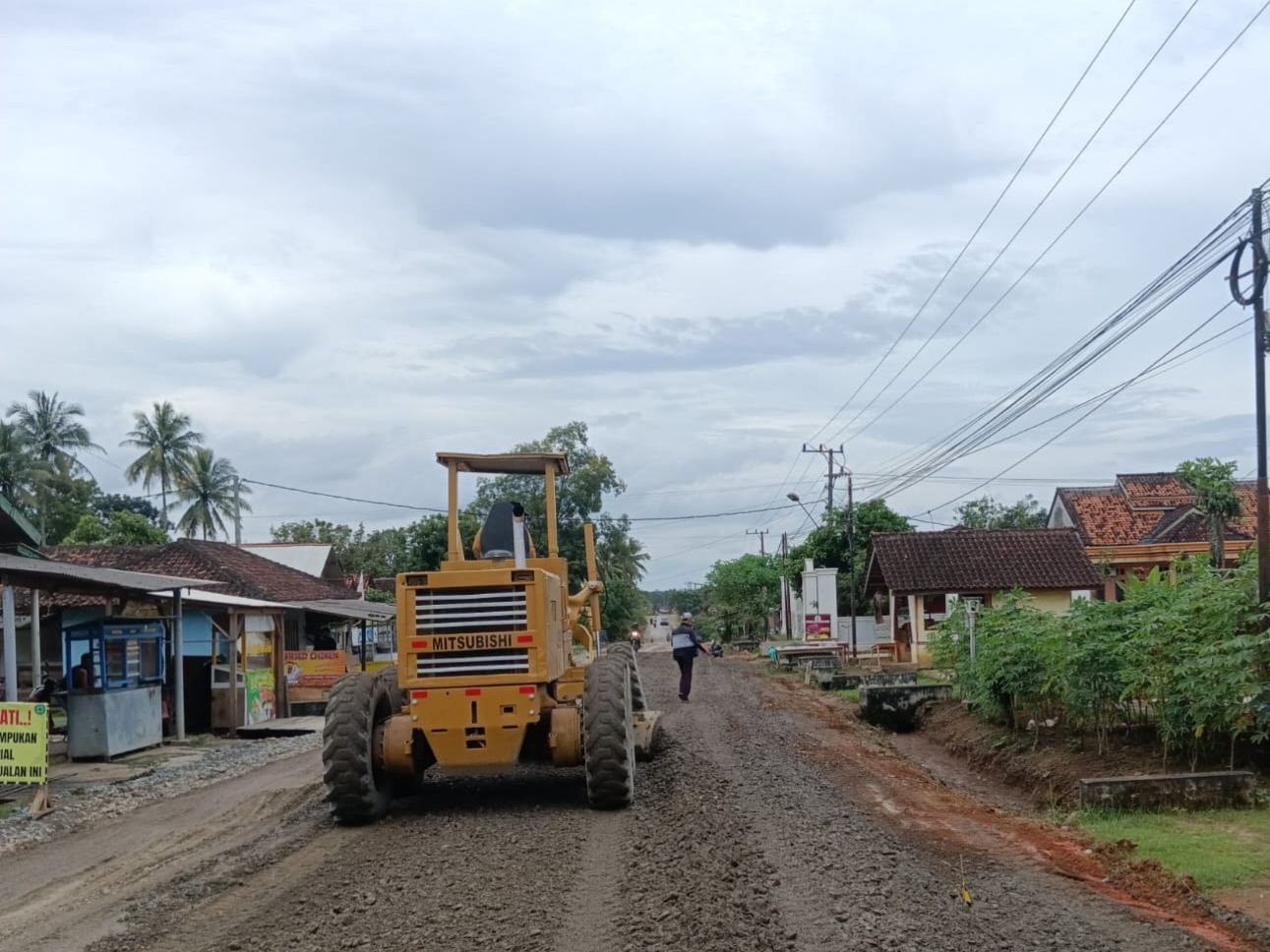 Songsong Lebaran, Gubernur Mirza Percepat Perbaikan Jalan Provinsi Ruas Kalirejo-Bangun Rejo