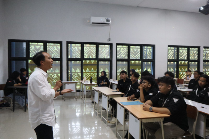 Himatro Gelar Seminar Inspiratif Bersama Humas Unila Tentang Strategi Media Sosial