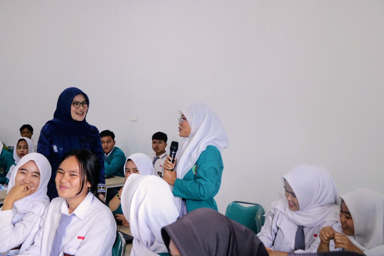 Siswa SMKN SPP Lampung Bersiap Naik Level! IIB Darmajaya Perkenalkan Prodi Teknologi Pangan Dan IoT