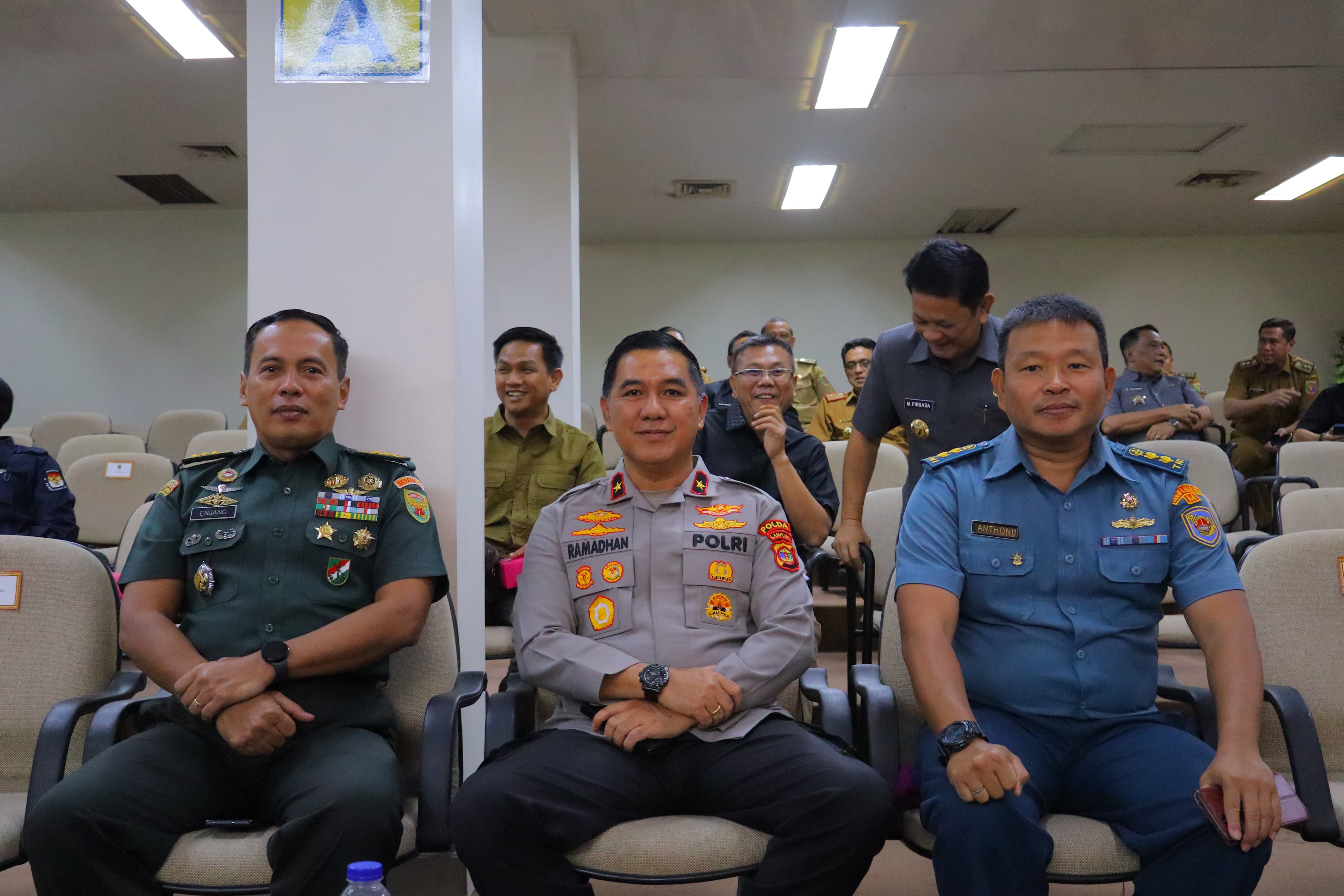 Kasrem 043/Gatam Hadiri Rapurna DPRD Lampung Pengangkatan Gubernur Dan Wakil Gubernur 2025-2030