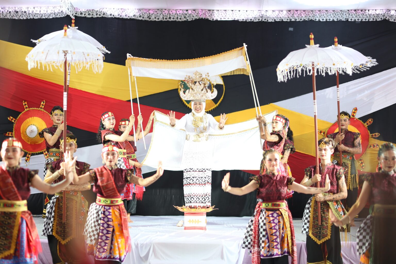 Dari Tiyuh Pattani Hingga Echo Nusantara, Panggung Budaya Warnai Dies Natalis Ke-58 FKIP