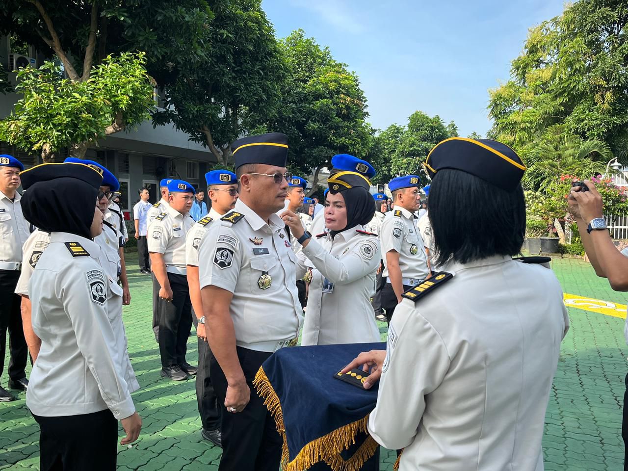 Pasangkan Baret Biru, Kalapas Kukuhkan Tim Satopspatnal: 