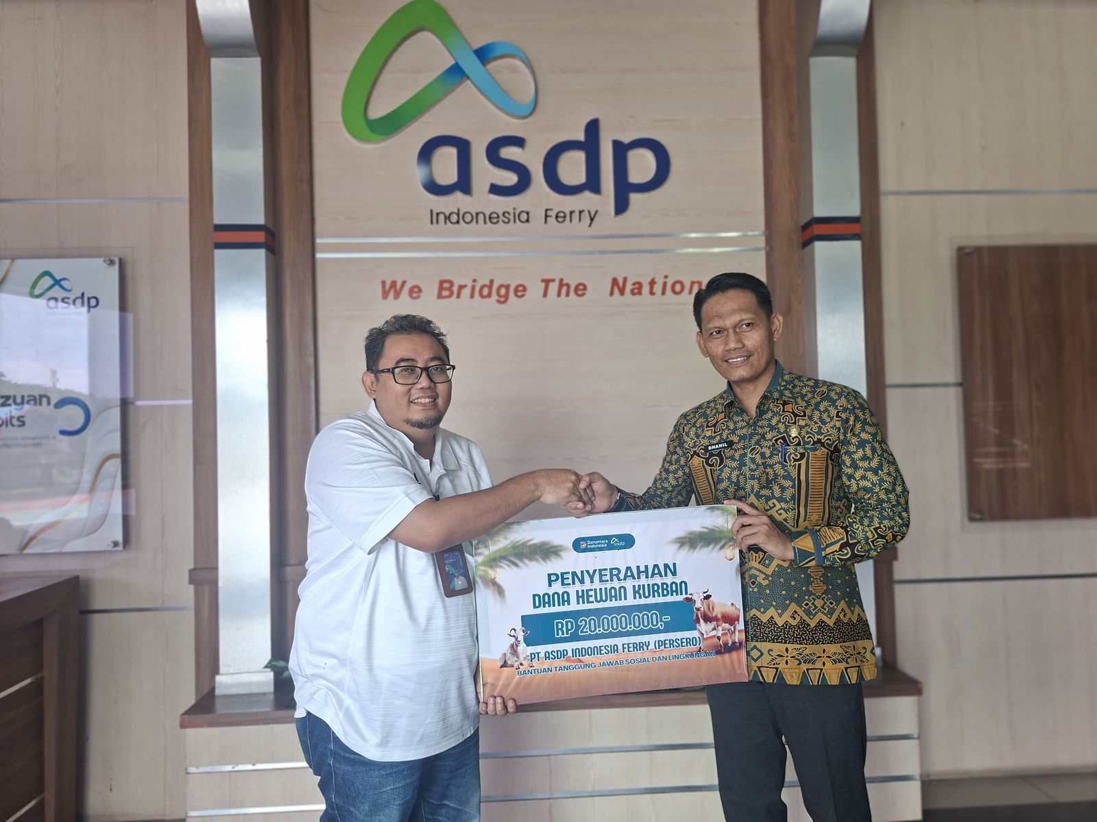 ASDP Bakauheni Perkuat Sinergi Stakeholder Lewat Penyaluran Hewan Qurban Idul Adha