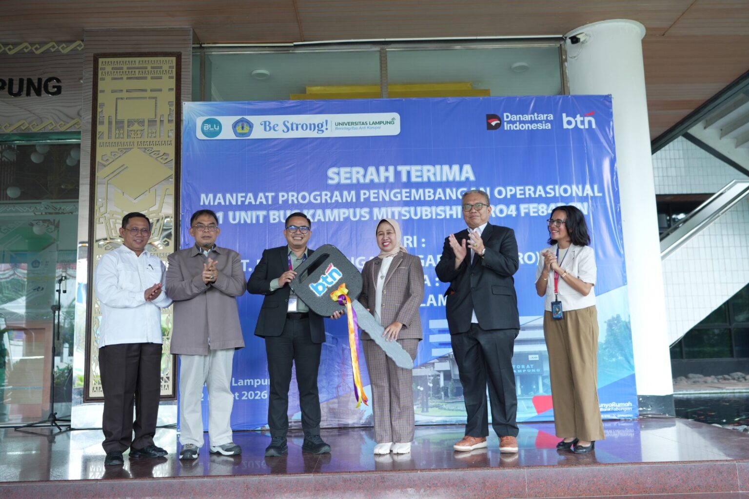 Unila Terima Manfaat Program Pengembangan Operasional Bus Kampus Dari Bank BTN