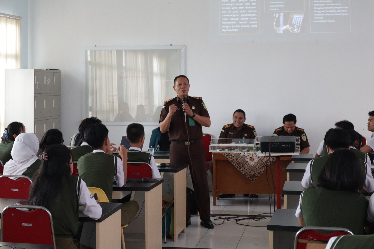 Cegah Kenakalan Remaja, Penkum Kejati Lampung Adakan JMS Di SMAN 6 Bandarlampung