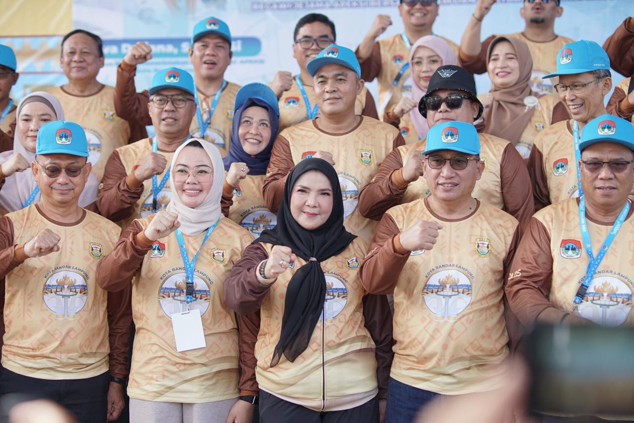 APEKSI Outlook 2025 Dibuka Dengan Prosesi Adat Begawi Jejama, Eva Dwiana: Wujud Kolaborasi