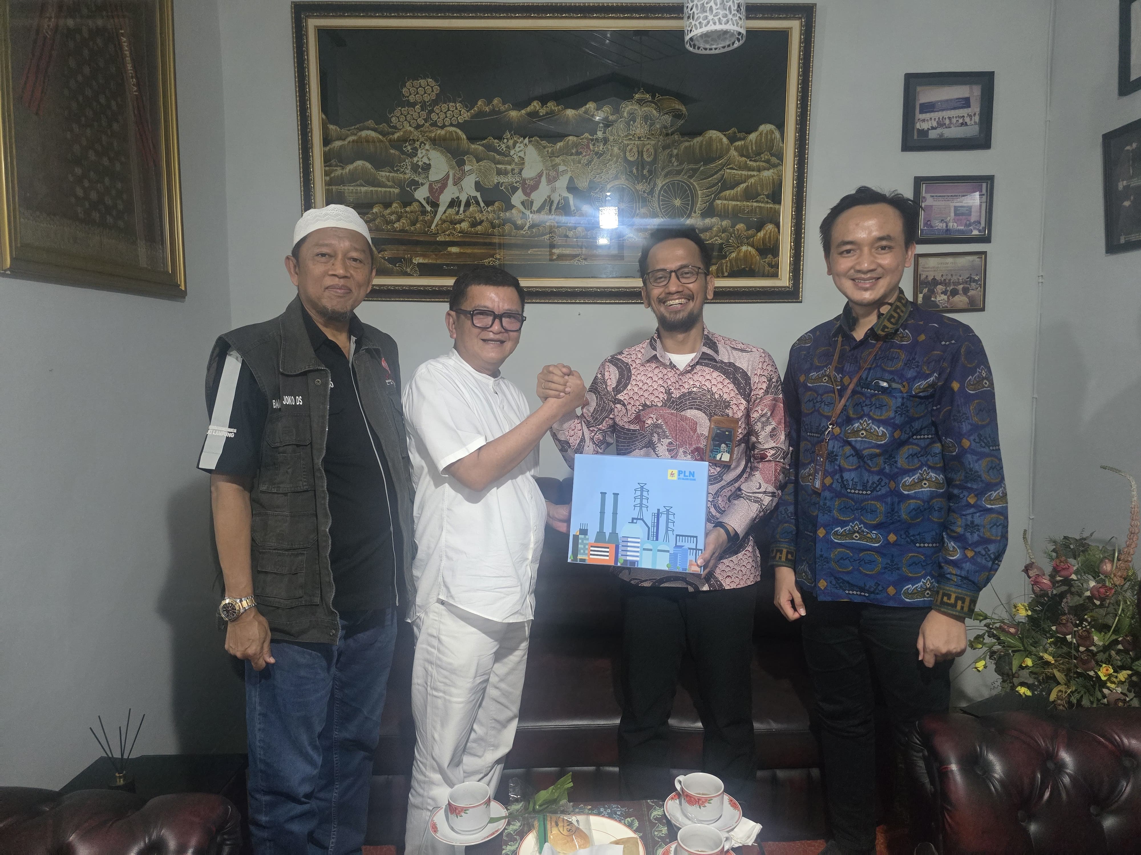 Jelang Hari Kemerdekaan, PLN UP3 Tanjung Karang Kunjungi YLKI Lampung