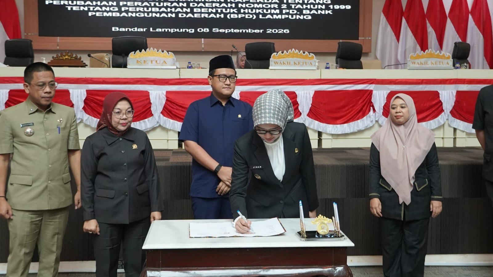 DPRD Dan Pemprov Lampung Sepakati Penarikan Raperda Perubahan Bentuk Hukum BPD