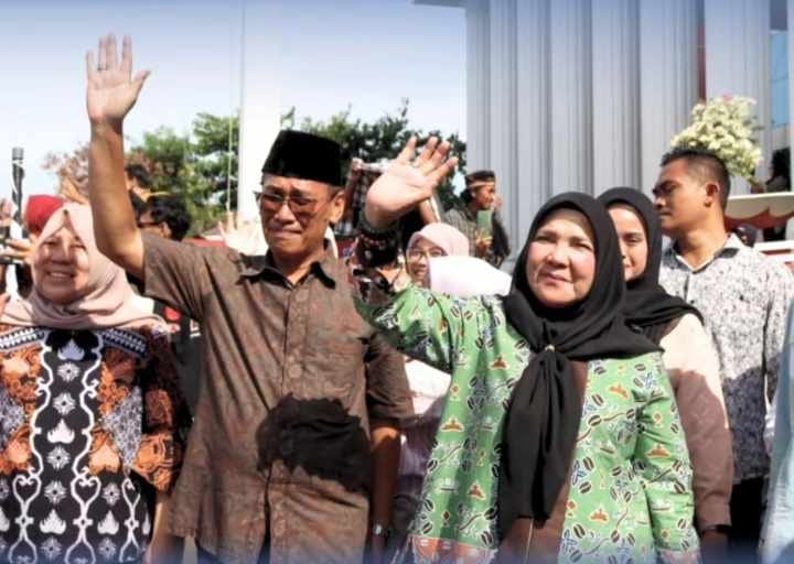 Wali Kota Eva Dwiana Lepas Jamaah Umrah 2025 Dengan Doa Penuh Keberkahan Di Halaman Pemkot