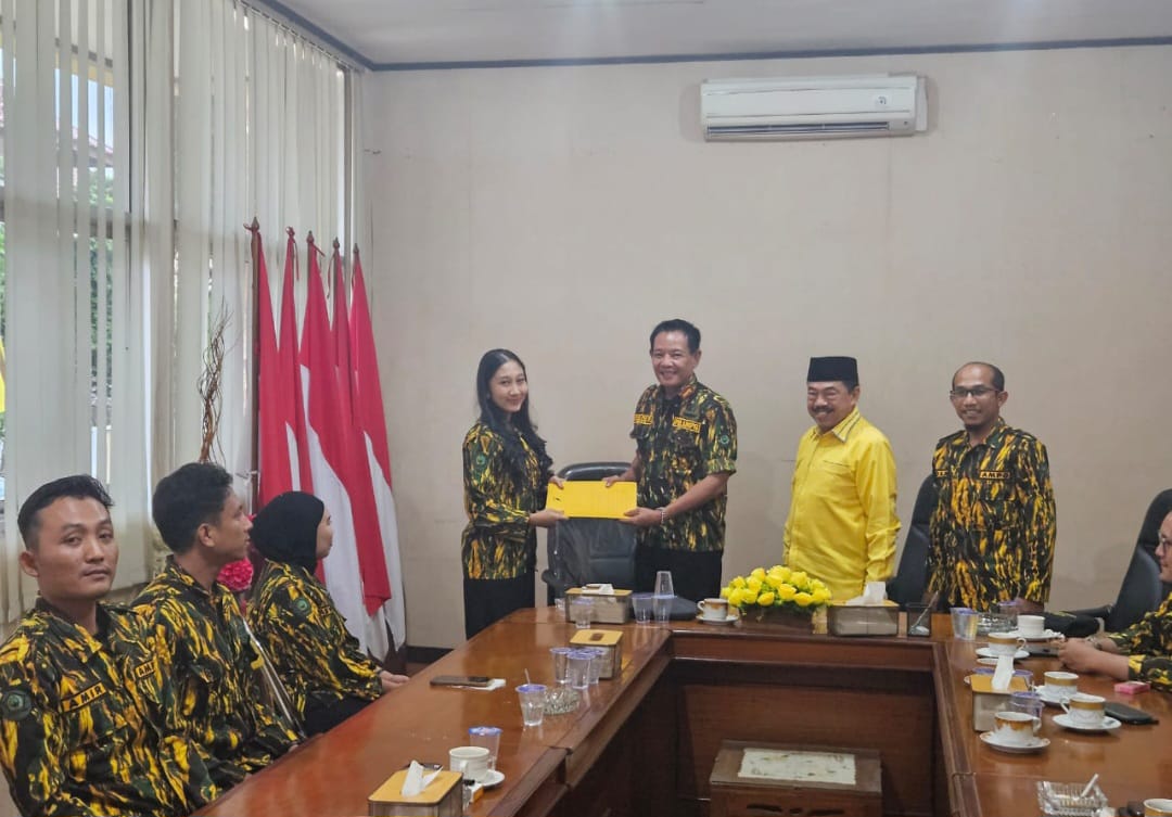 Riza Mirhardi Terima Laporan Peserta Diklat Satgas Nasional Dari Ketua PD AMPG Darlian Pone