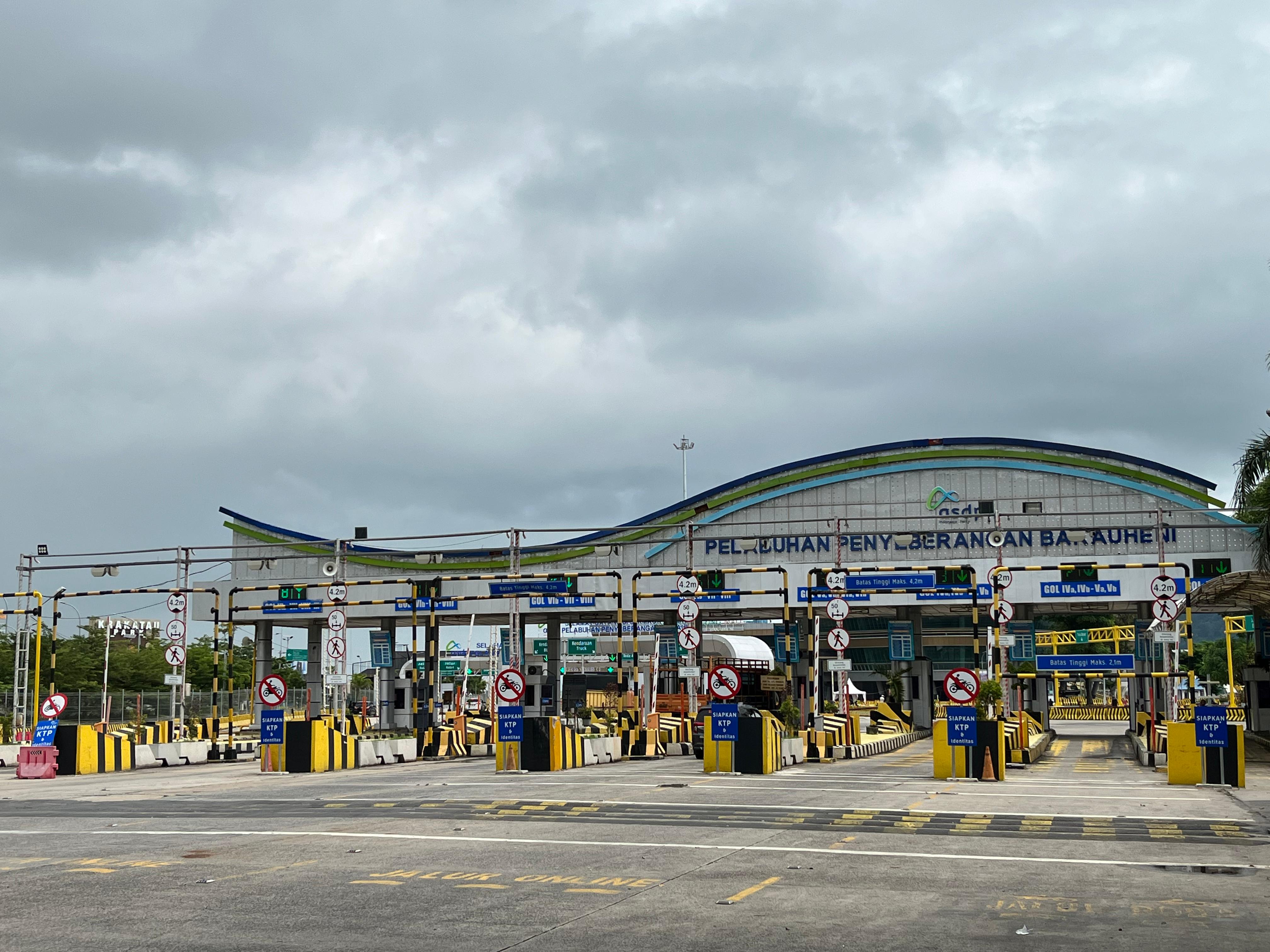 Hari Ke-6 Operasi Lilin Krakatau 2025: Arus Penumpang Bakauheni-Merak 86.907 Dan 21.284 Kendaraan