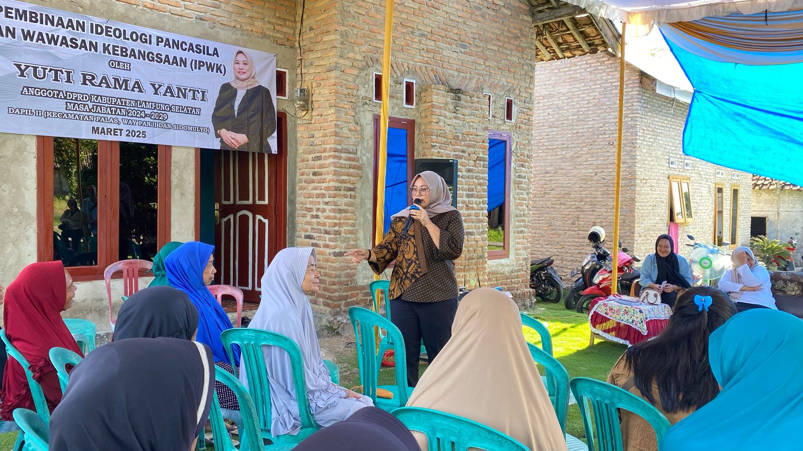 Yuti Rama Yanti Gelar Sosialisasi Ideologi Pancasila Dan Wawasan Kebangsaan Di Desa Sukaraja