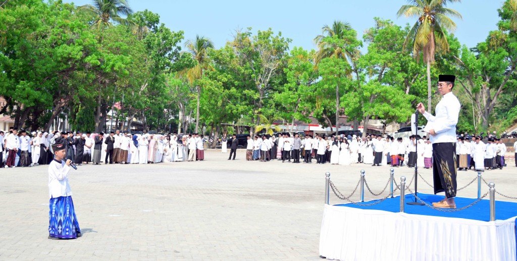 Tiga Santri Lamsel Dapat Hadiah Umrah Dari Bupati Egi, Berawal Dari Tantangan Melafalkan Al-Qur’an