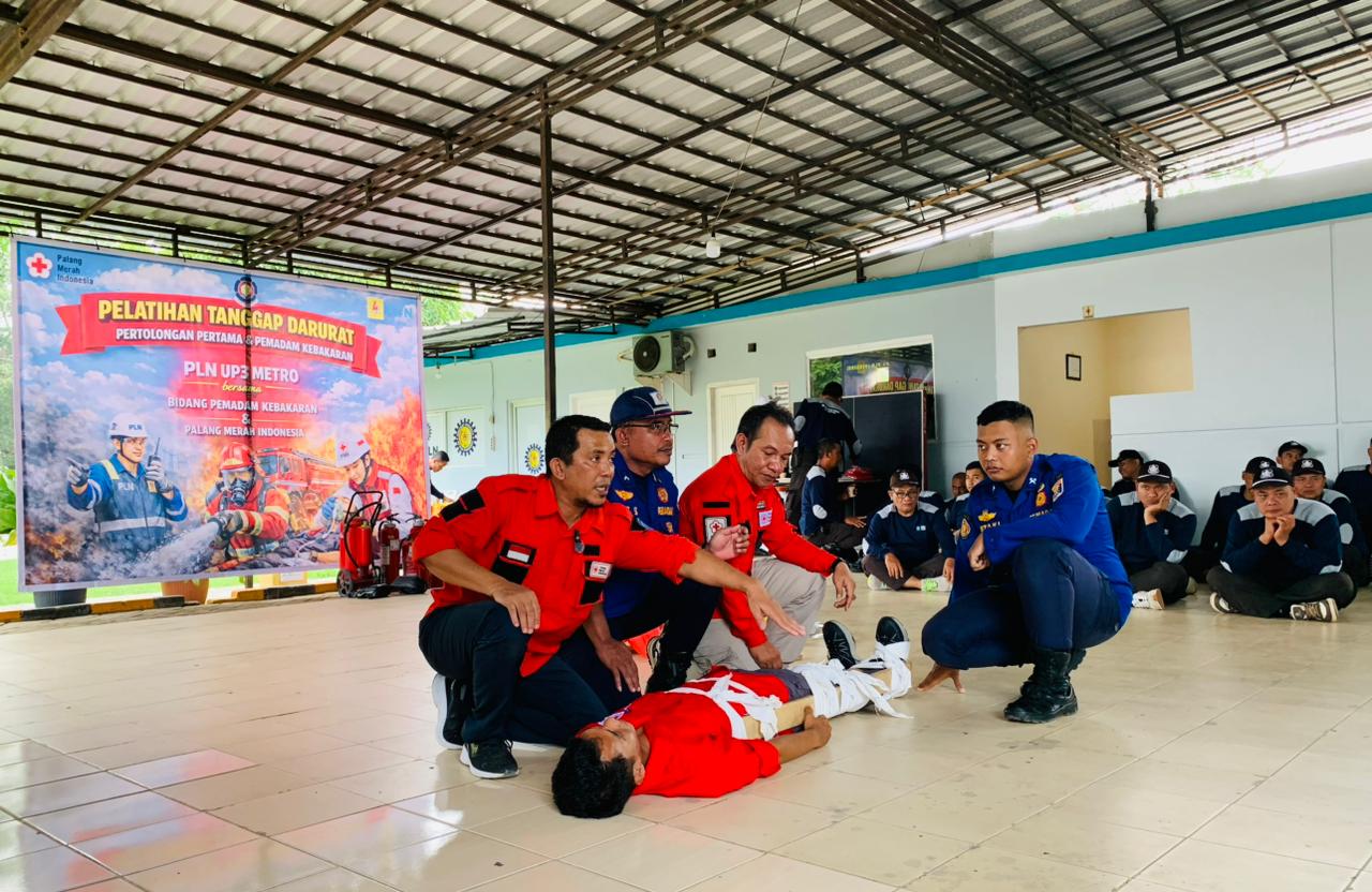 Gandeng Damkar Dan PMI PLN UP3 Metro Gelar Pelatihan Tanggap Darurat Dan Pemadam Kebakaran
