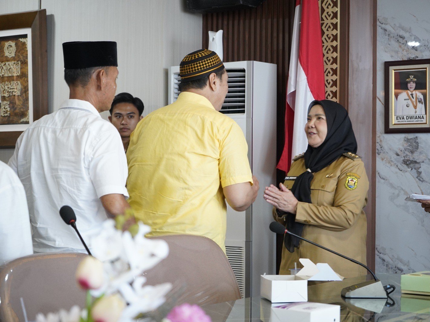 Gelontorkan Rp1,9 Miliar, Bunda Eva Bagikan Hibah Untuk 40 Rumah Ibadah Di Bandar Lampung