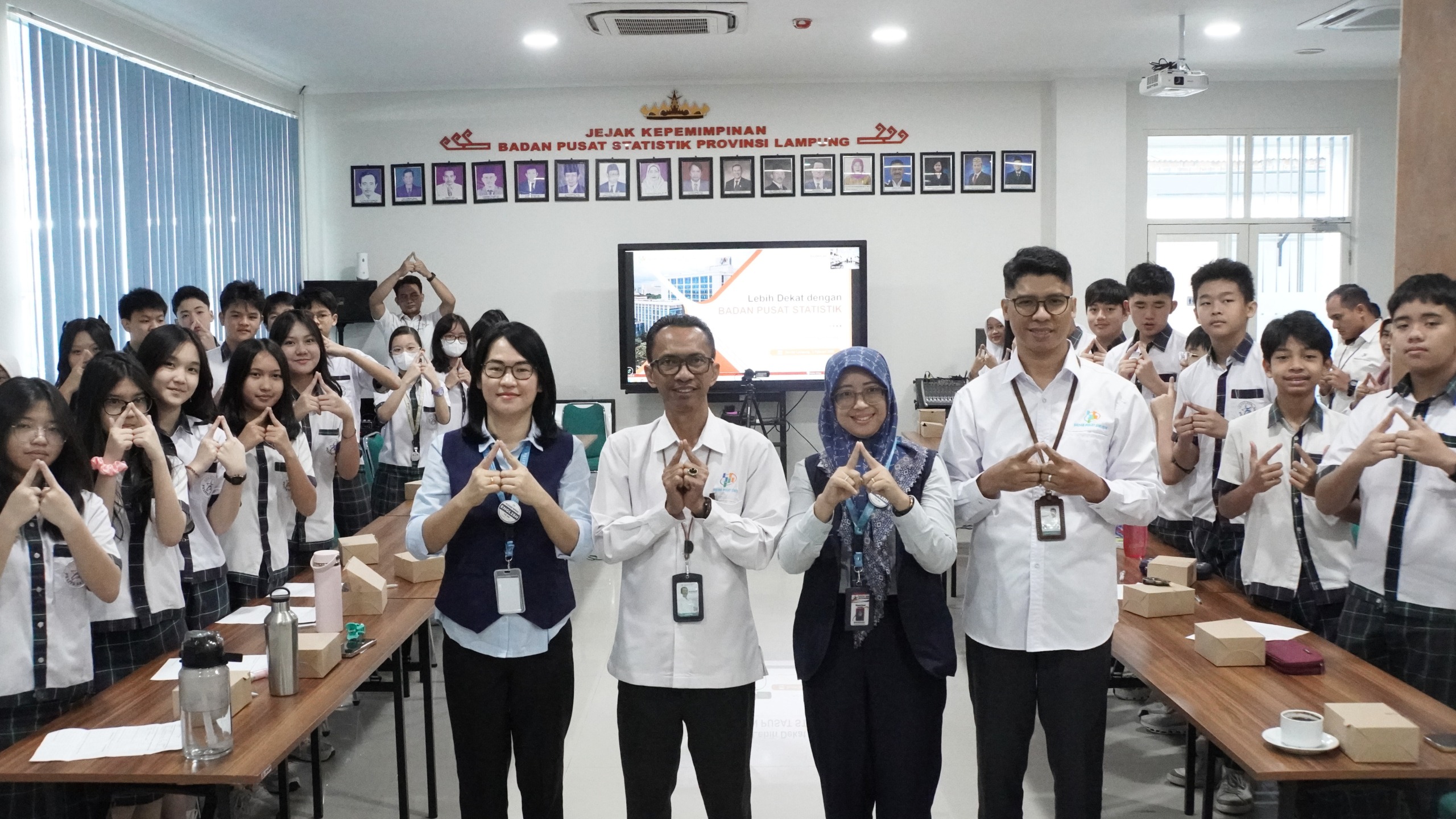 BPS Lampung Edukasi Pelajar SMP Pelita Bangsa Lewat Program