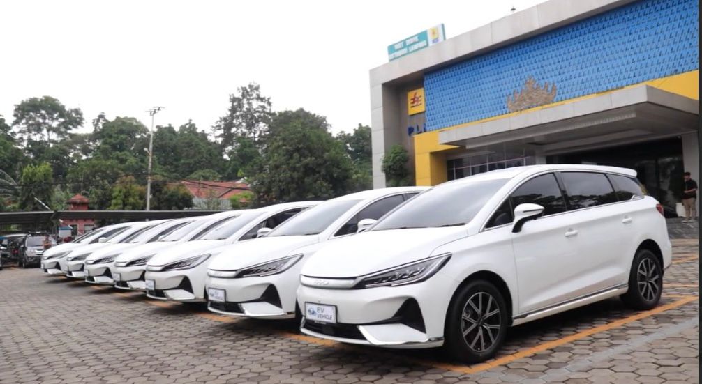 PLN UID Lampung Dorong 100% Kendaraan Operasional Berbasis EV