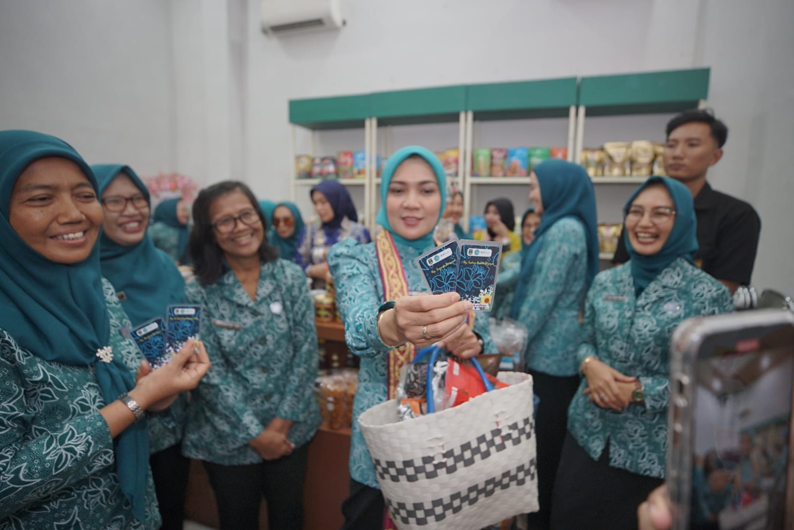 Dorong UMKM Lokal, Ketua TP PKK  Provinsi Lampung Kunjungi Dekranasda Lampung Tengah