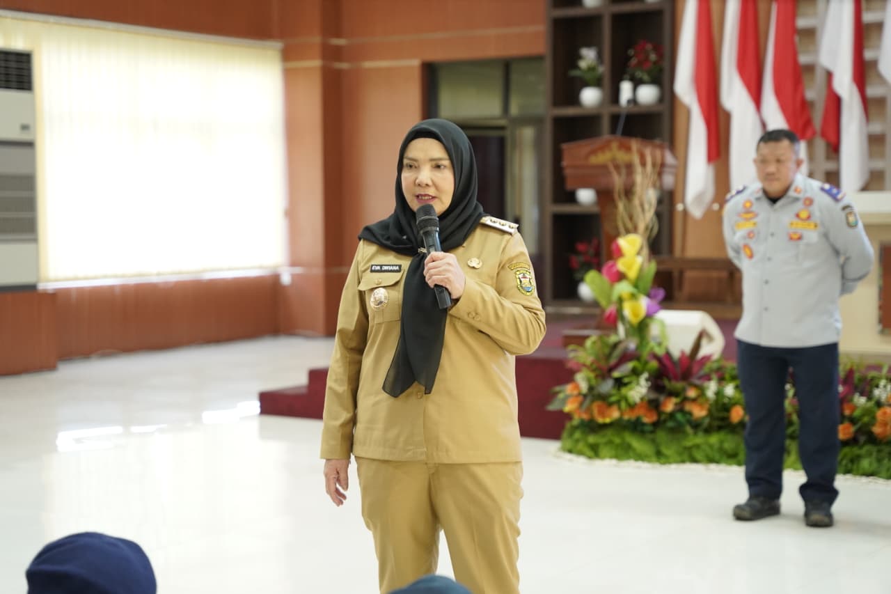 Jelang Lebaran, Eva Dwiana Bagikan THR PPPK Paruh Waktu