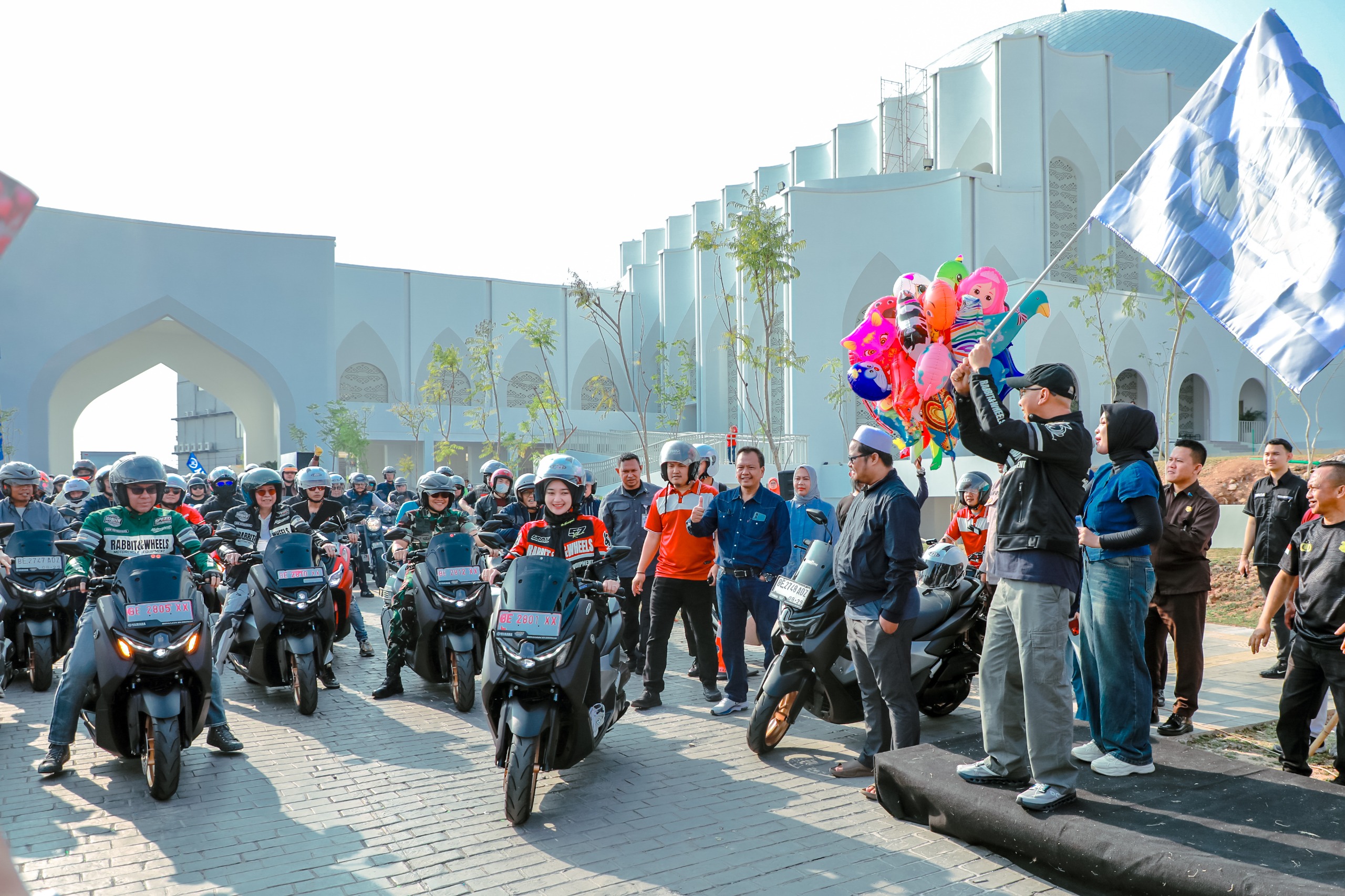 Sunday Morning Ride Jadi Ajang Kampanye Safety Riding Bagi Komunitas Ojol Lampung