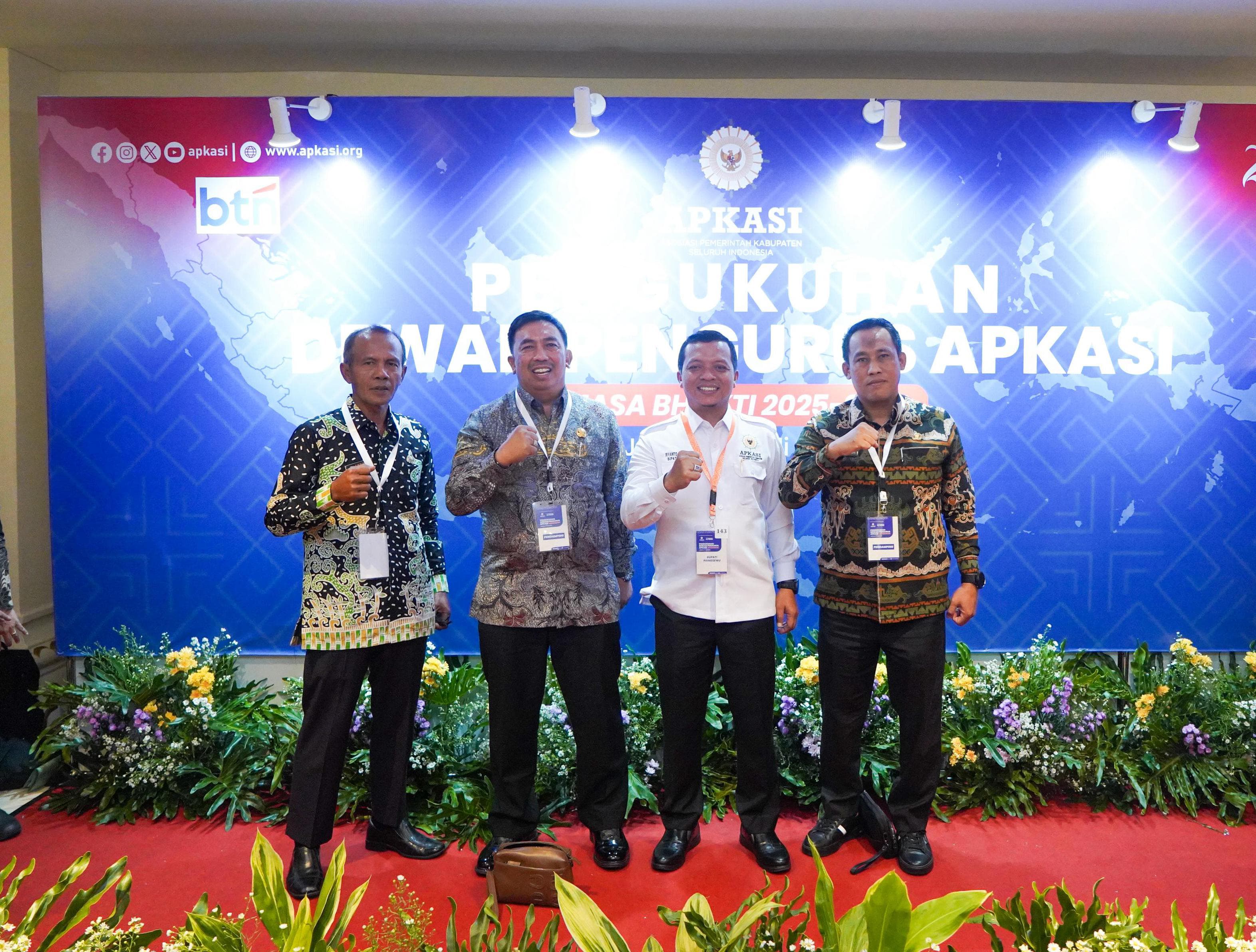 Bupati Pringsewu H. Riyanto Pamungkas Dilantik Sebagai Pengurus APKASI Periode 2025–2030