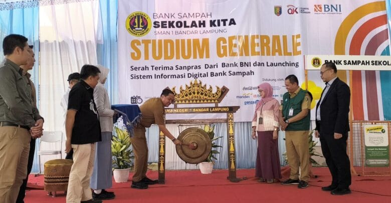 Launching Sistem Digital Bank Sampah Di SMAN 1, Kadisdikbud: Menuju Sekolah Hijau