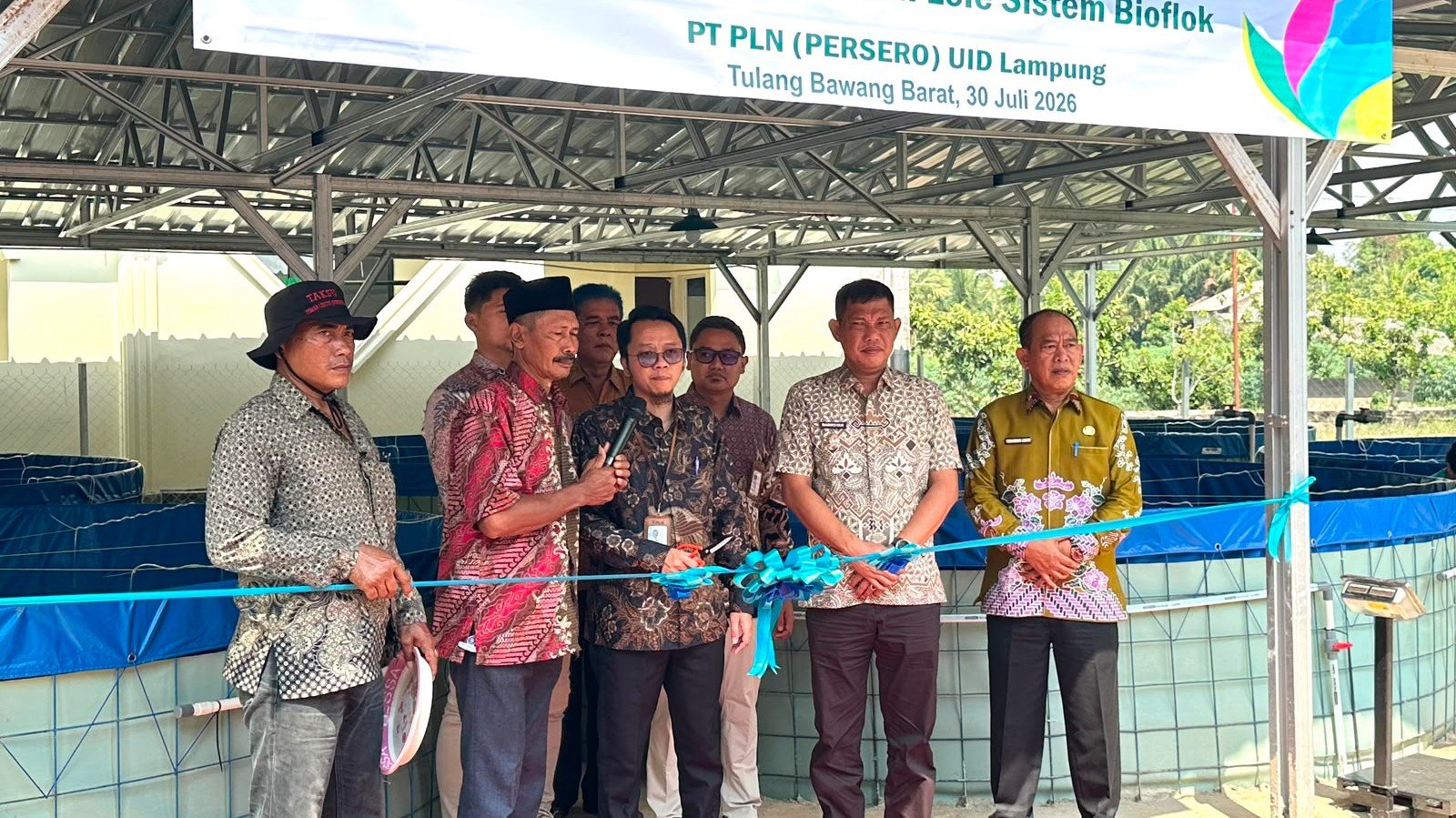 PLN Peduli Salurkan Program Budidaya Lele Bioflok Di Tulang Bawang Barat