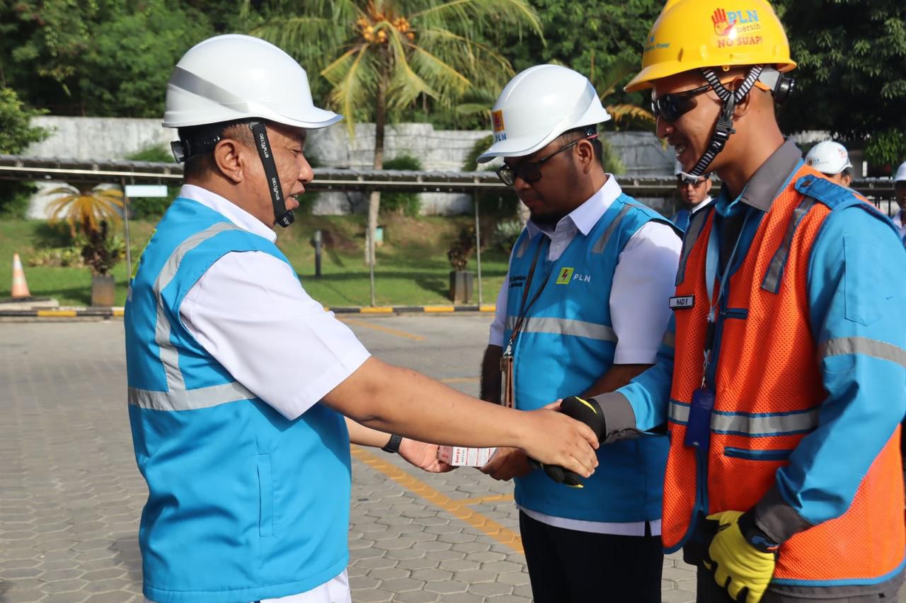 Bantu Pemulihan Kelistrikan Untuk Rakyat Aceh, PLN Kirim Personel Dan Peralatan Dari Lampung