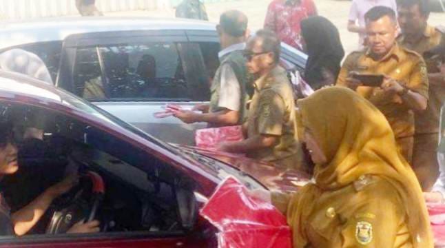Wali Kota Eva Dwiana Pinta Warga Pasang Bendera Merah Putih