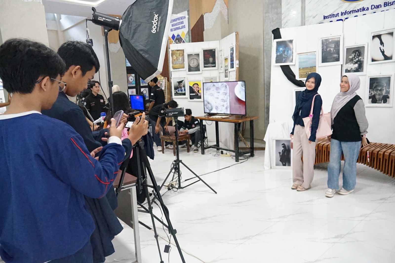 Open House DCFC: Kenalkan Dunia Komputer Dan Film Di IIB Darmajaya