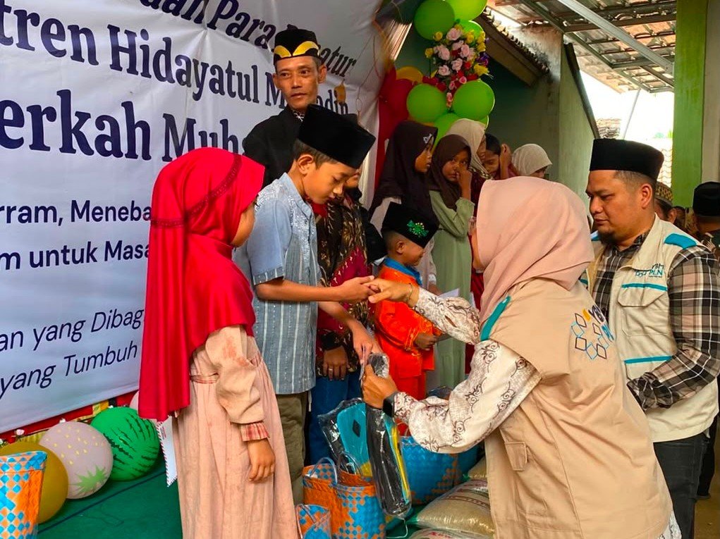 YBM PLN UP3 Pringsewu Salurkan Bantuan Pendidikan Bagi 200 Anak Yatim Di Bulan Muharam