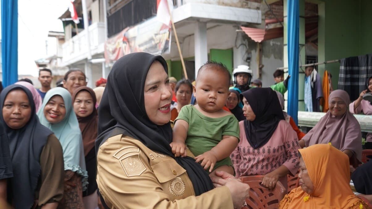Pemkot Bagikan 10 Kg Beras Ke 31.179 Warga 5 Kecamatan Di Bandarlampung