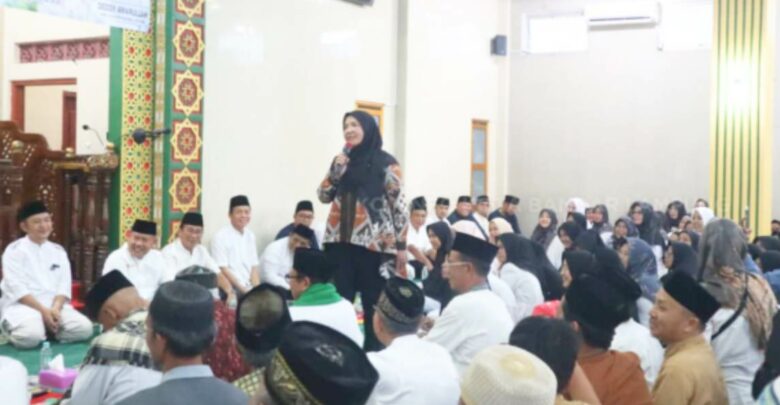 Momen Safari Ramadan, Eva Dwiana Ajak Warga Wujudkan Bandar Lampung Yang Maju Dan Berkah