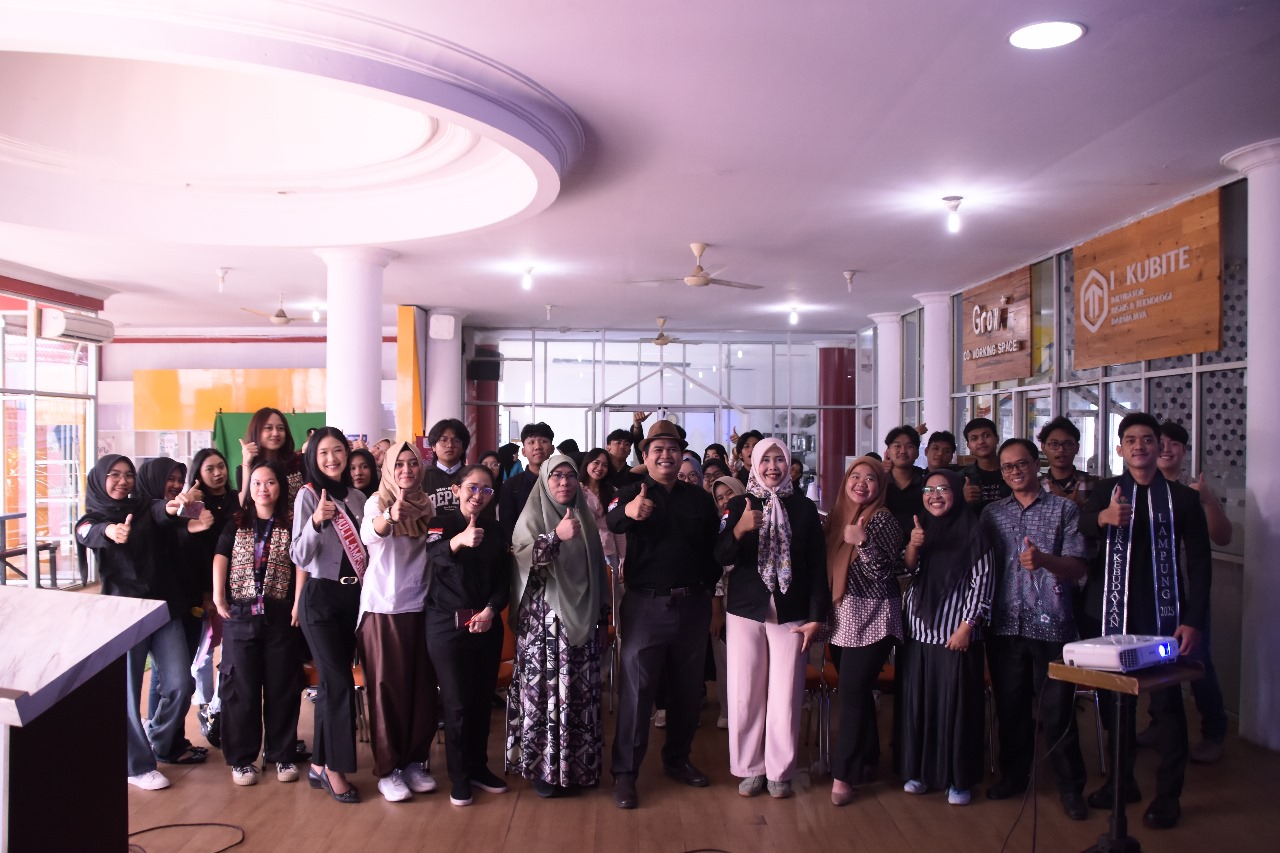 Mahasiswa Berprestasi Jadi Inspirasi Dalam Trial Class Bisnis Digital IIB Darmajaya