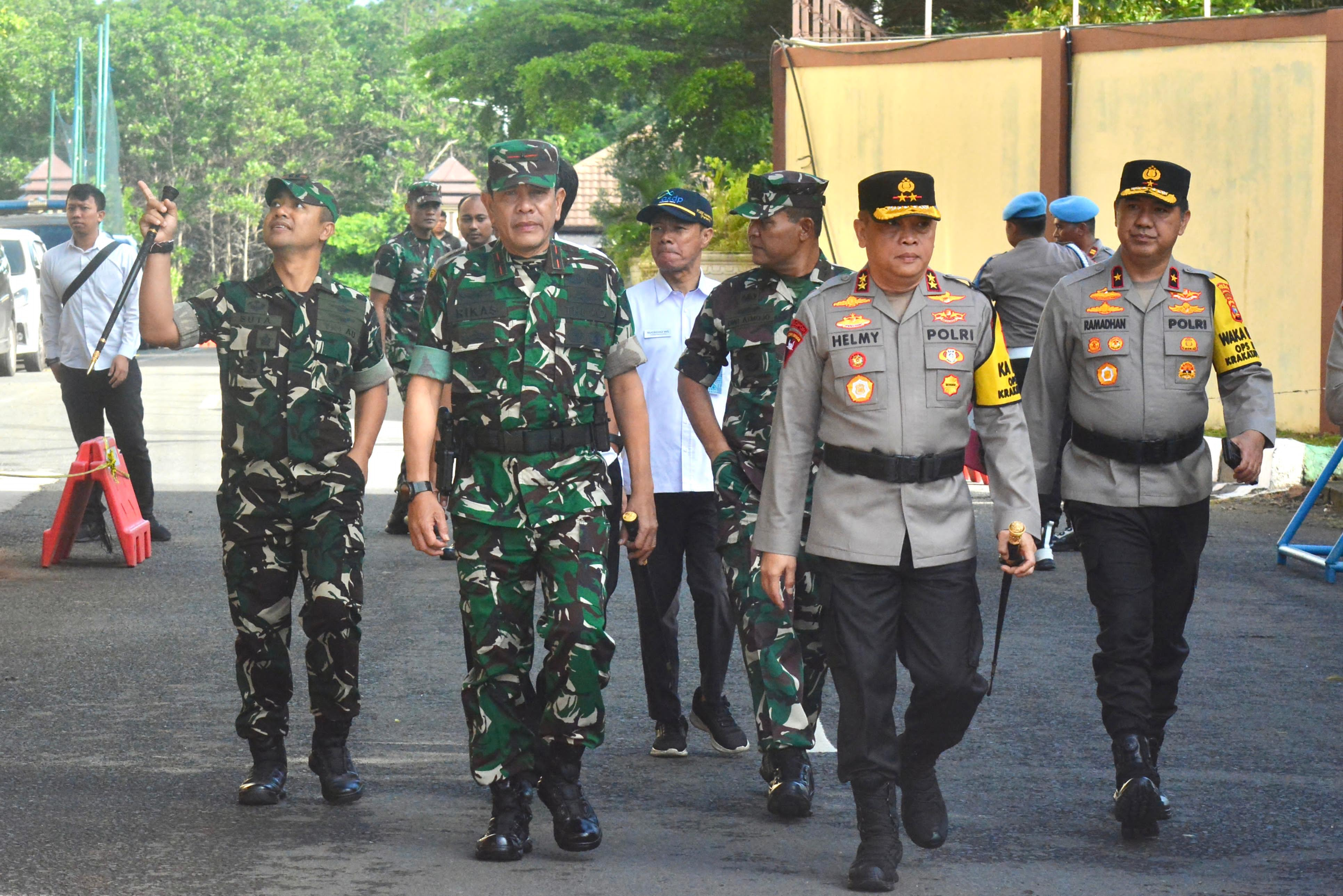 Bersama Forkopimda Lampung, Danrem 043/Gatam Hadiri Apel Gelar Pasukan Pengamanan Nataru 2024