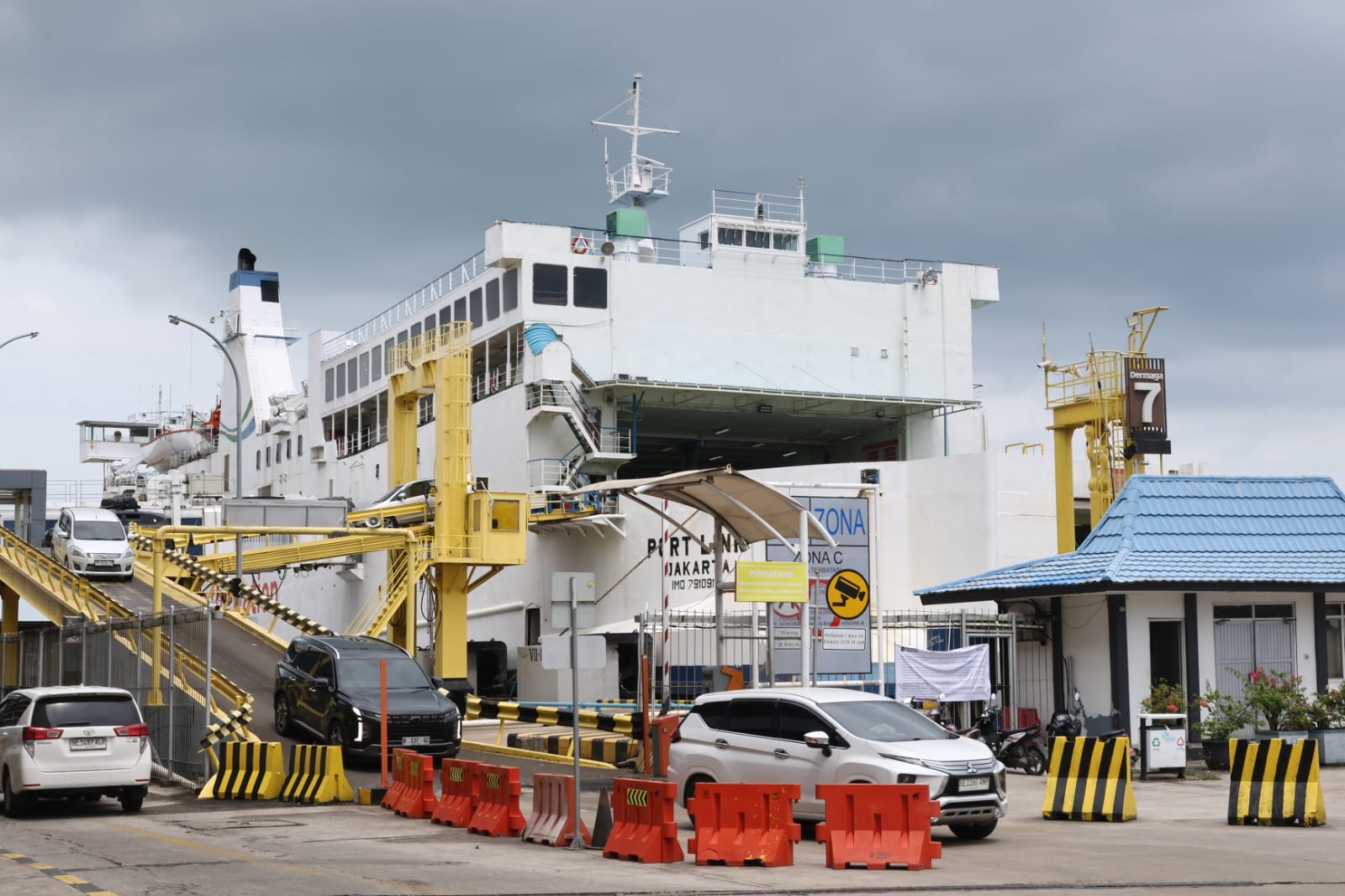 Trafik Long Weekend Kenaikan Yesus Kristus Ramai, Ferry Kini Jadi Moda Utama Pilihan Masyarakat