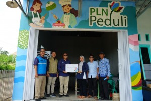 Dorong Komunitas Usaha Lokal, PLN UID Lampung Salurkan Bantuan Kepada UMKM Dapur O Pringsewu