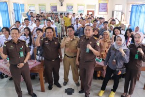 Kejati Lampung Kunjungi SMAN 10 Bandar Lampung