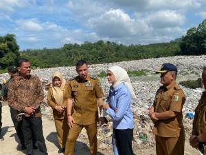 Wakil Ketua Komisi XII DPR RI Putri Zulkifli Hasan Tinjau TPA Gedong Tataan, Dorong Tata Kelola Sampah